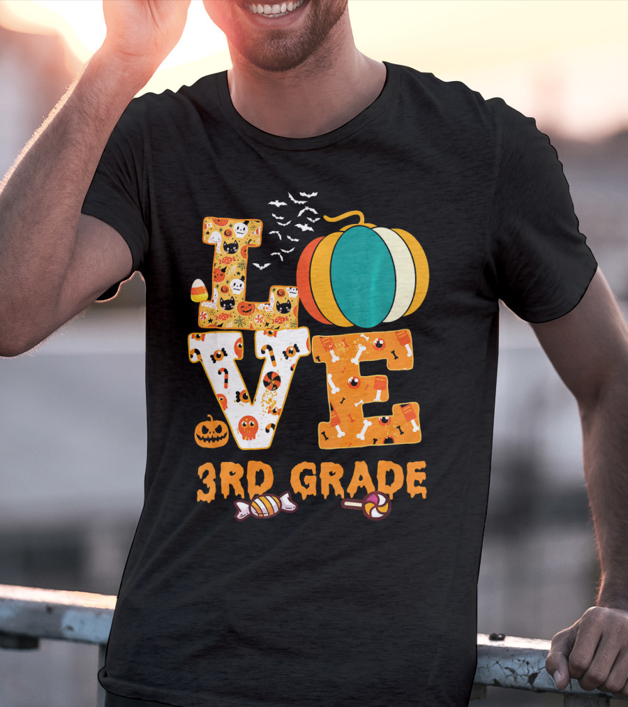 Funny Halloween Love 3rd Grade Teacher Pumpkin Candy Bats T-Shirt