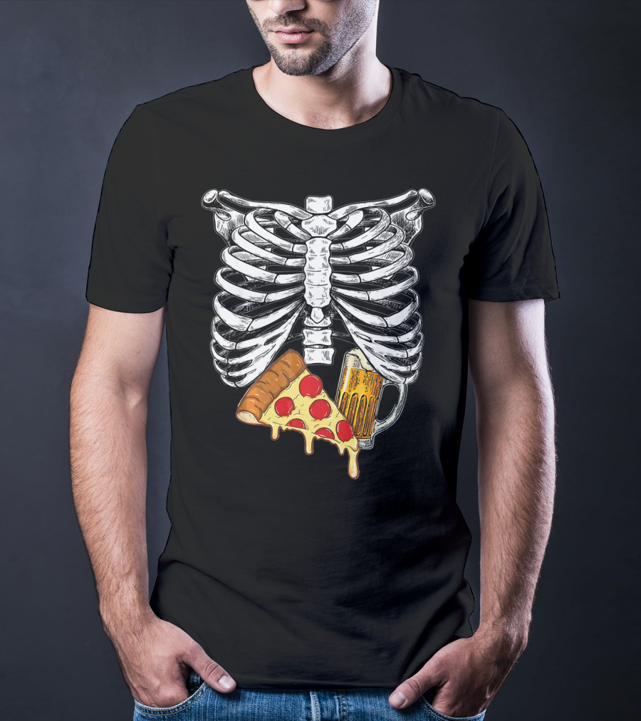 Skeleton Pregnancy Halloween Pizza And Beer Mug T-Shirt