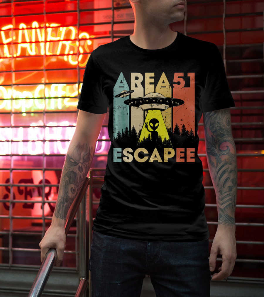 Area 51 Escapee UFO Alien Vintage Halloween Costume T-Shirt