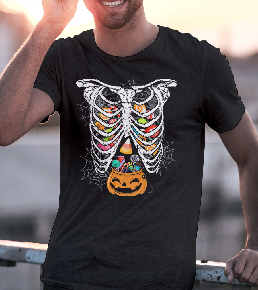 Skeleton Rib Cage X Ray Candy Halloween Pumpkin Fun T-Shirt