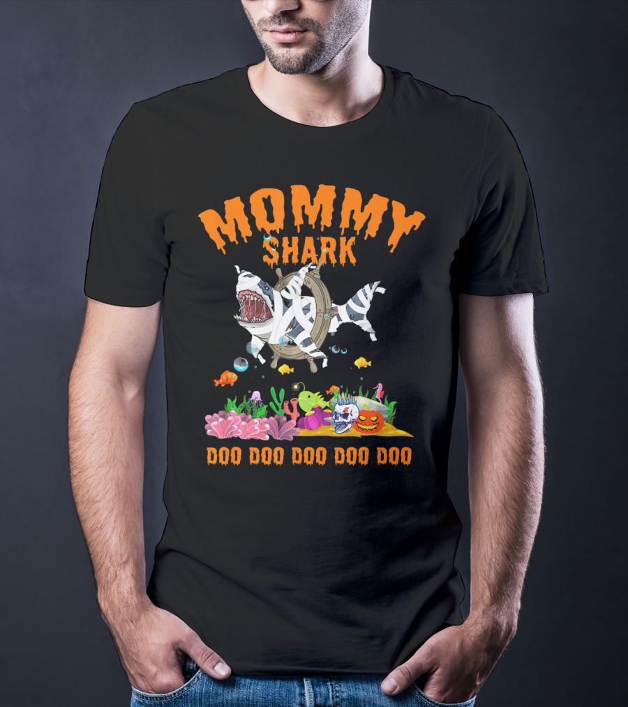Mommy Shark Halloween Costume Doo Doo Doo Doo Doo T-Shirt