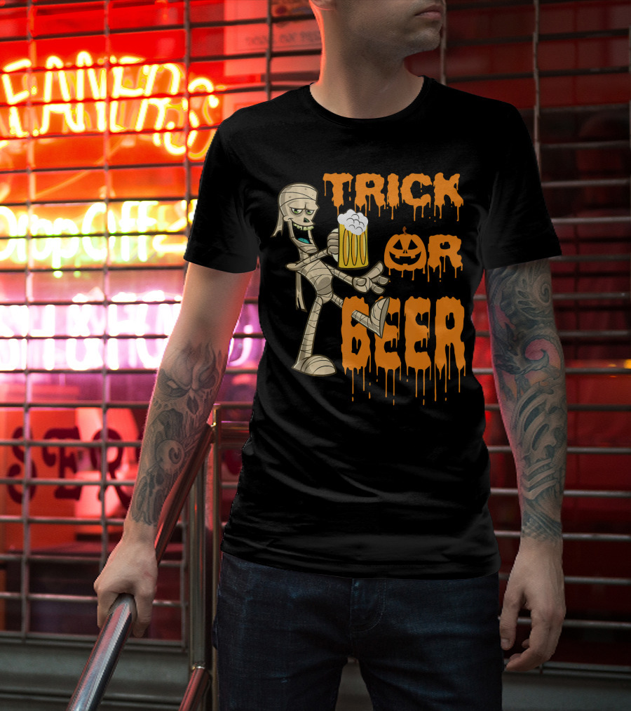 Trick Or Beer Mummy With Pumpkin And Mug T-Shirt