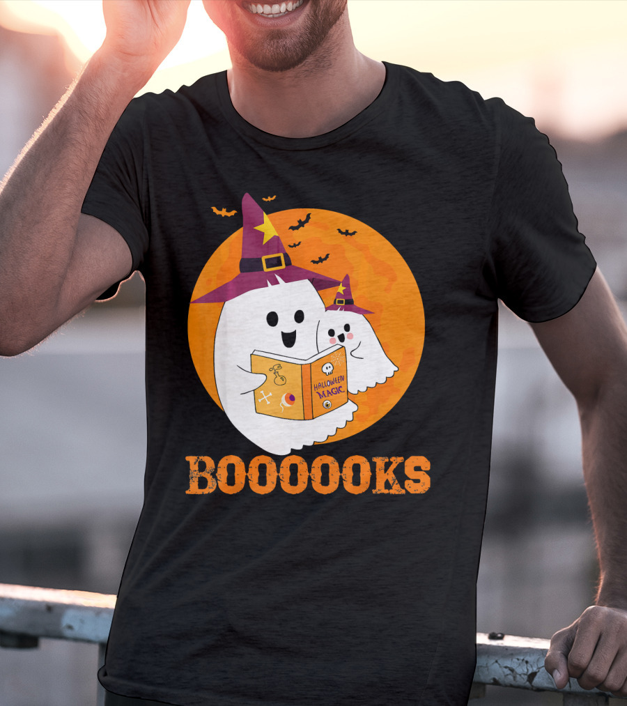 BOOOOKS Halloween Magic Ghosts Reading In Witch Hats T-Shirt