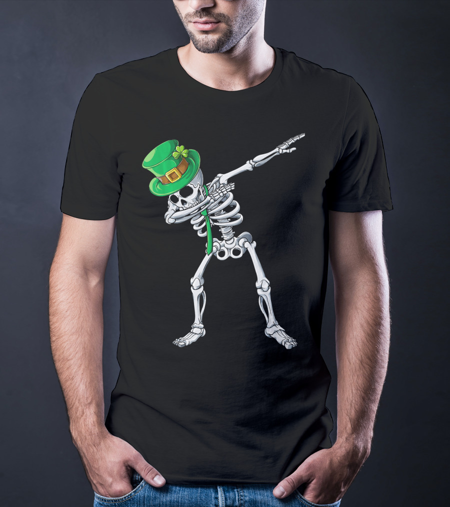 Dabbing Skeleton In Green Leprechaun Hat With Clover T-Shirt