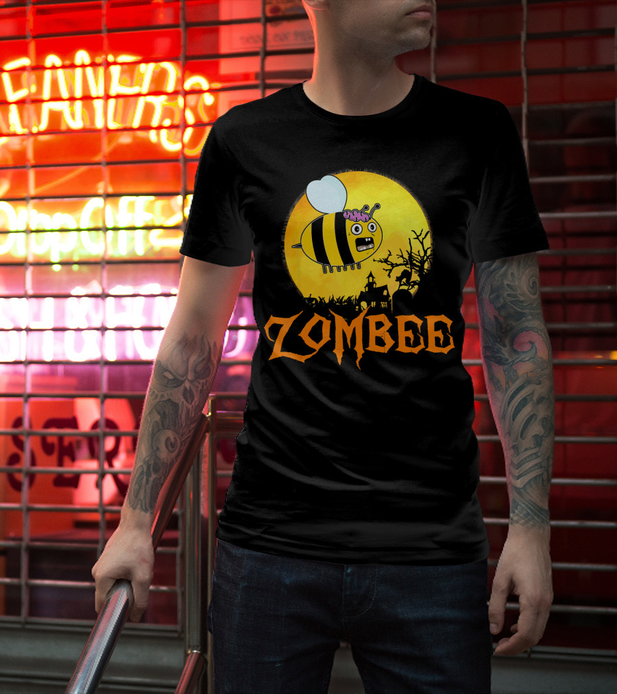 Zombee Funny Zombie Bee Halloween Spooky Moon Scene T-Shirt