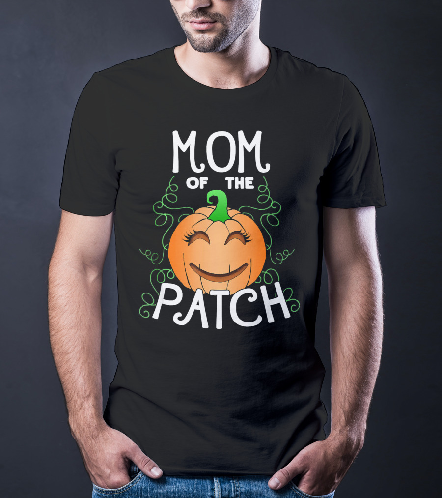 Mom Of The Patch Smiling Pumpkin With Green Vines T-Shirt