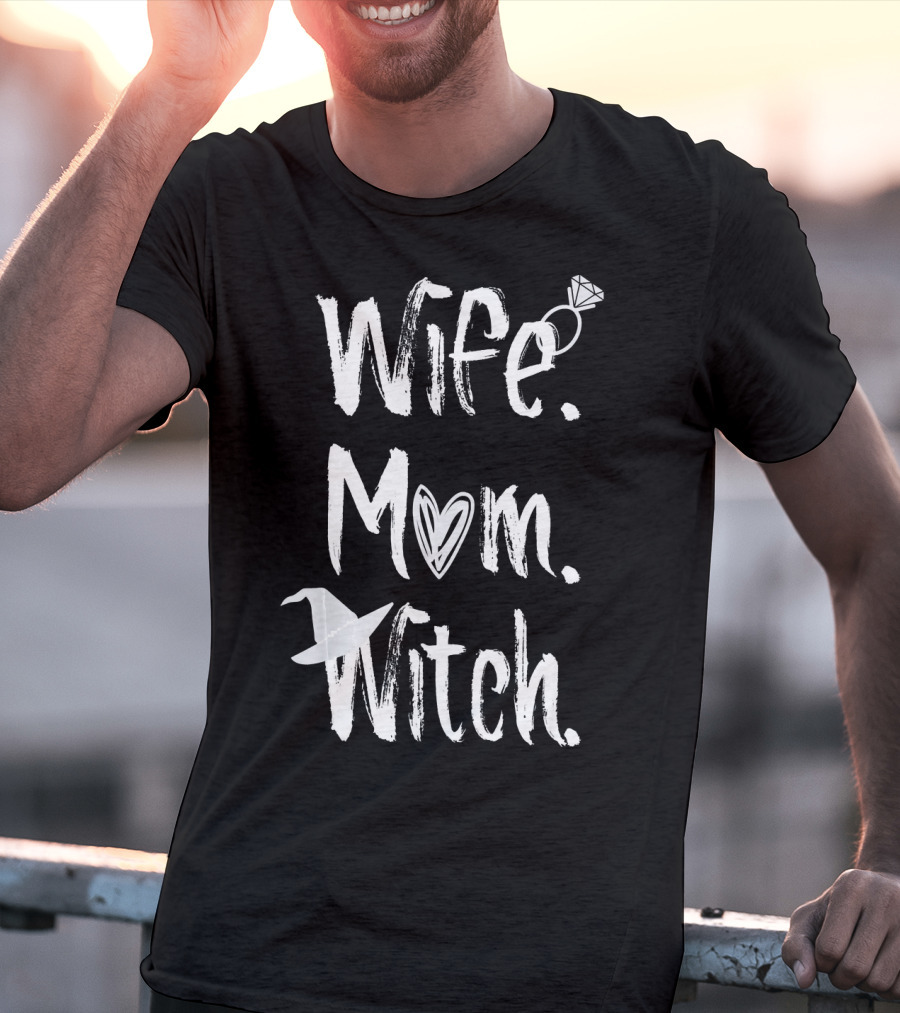 Wife Mom Witch Halloween Ring And Hat T-Shirt