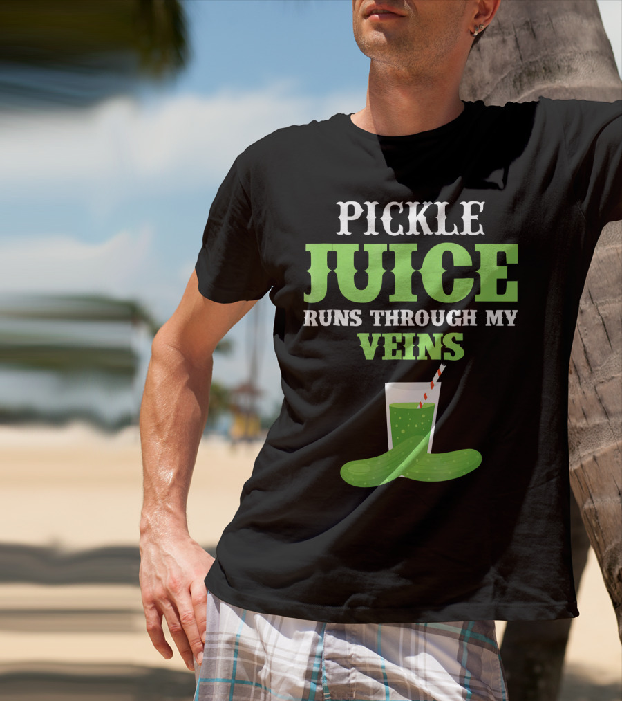 PICKLE JUICE RUNS THROUGH MY VEINS Pickle Glass Cup With Straw T-Shirt