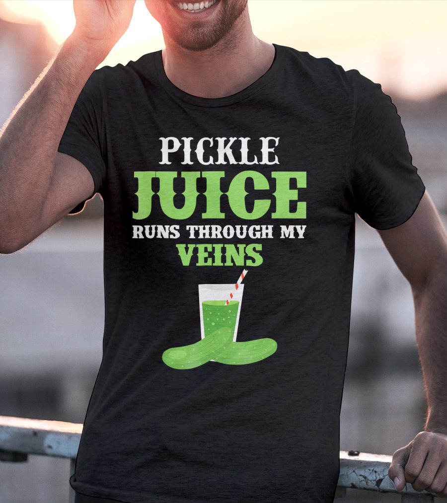 PICKLE JUICE RUNS THROUGH MY VEINS Pickle Glass Cup With Straw T-Shirt