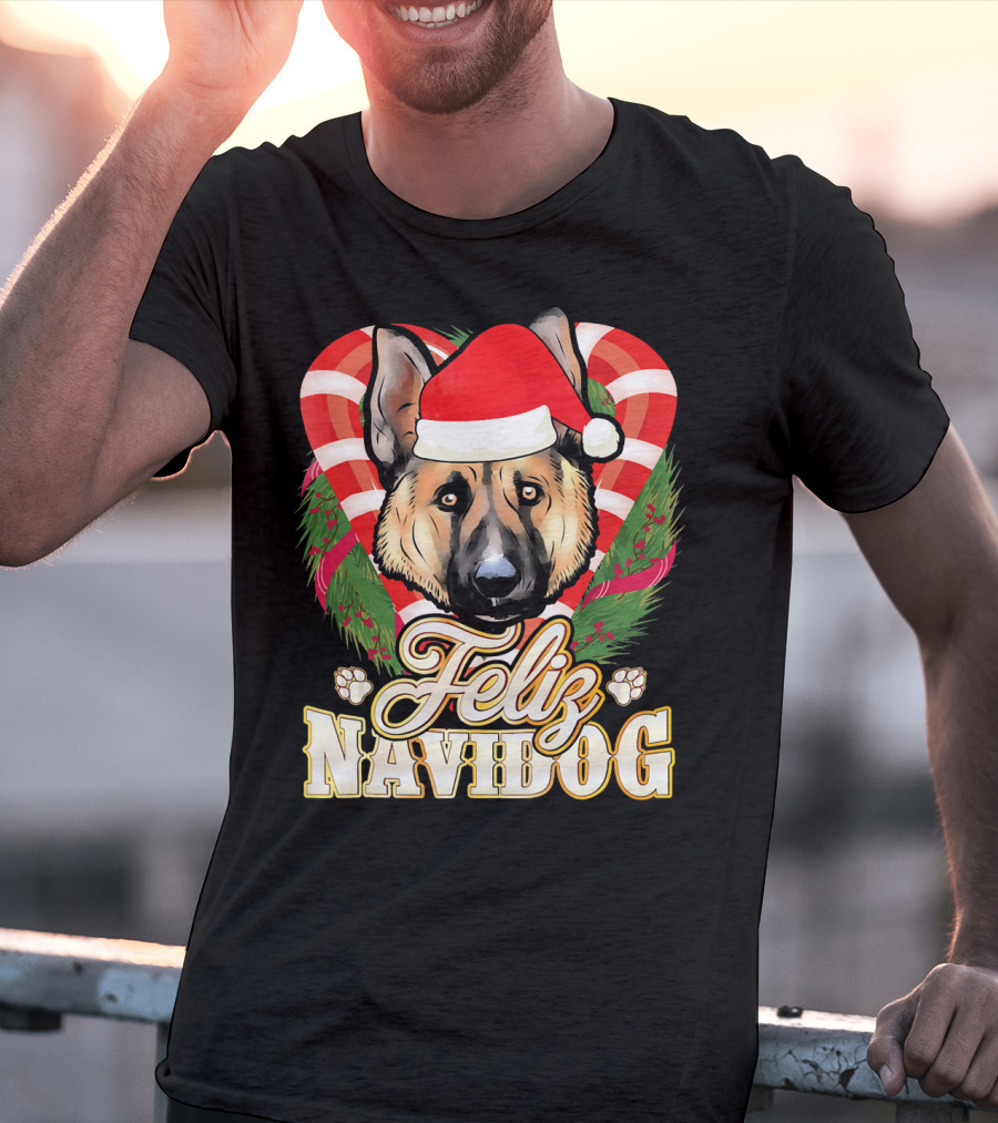 Feliz Navidog German Shepherd Santa Hat Christmas Wreath T-Shirt