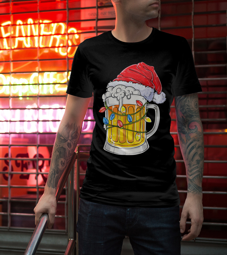 Beer Mug With Santa Hat And Christmas Lights T-Shirt