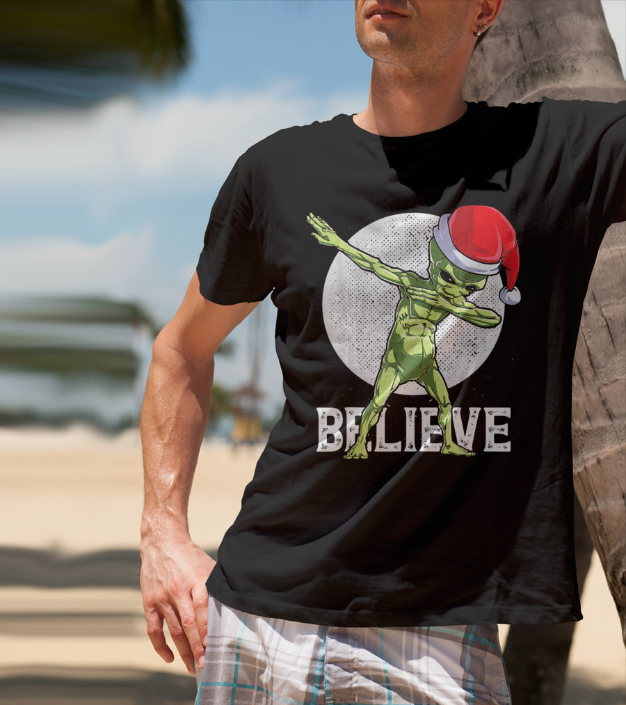 Believe Dabbing Alien Santa Hat Christmas Boys T-Shirt
