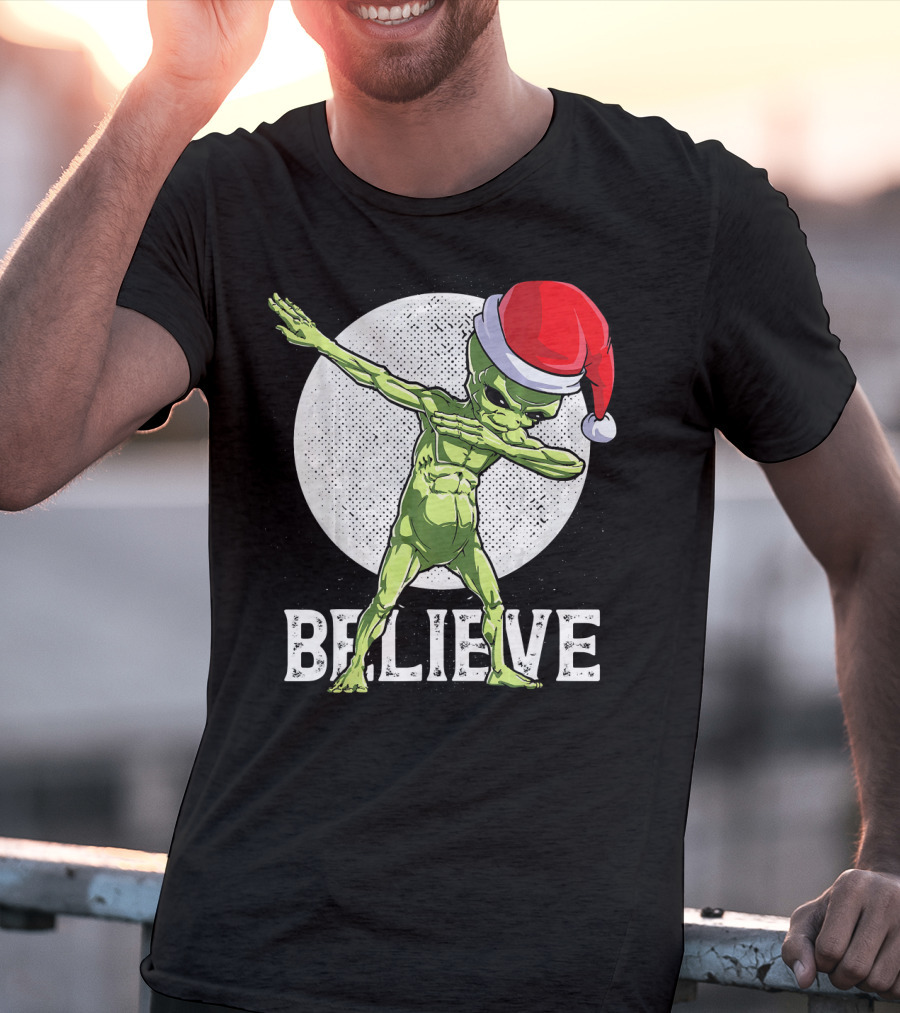 Believe Dabbing Alien Santa Hat Christmas Boys T-Shirt