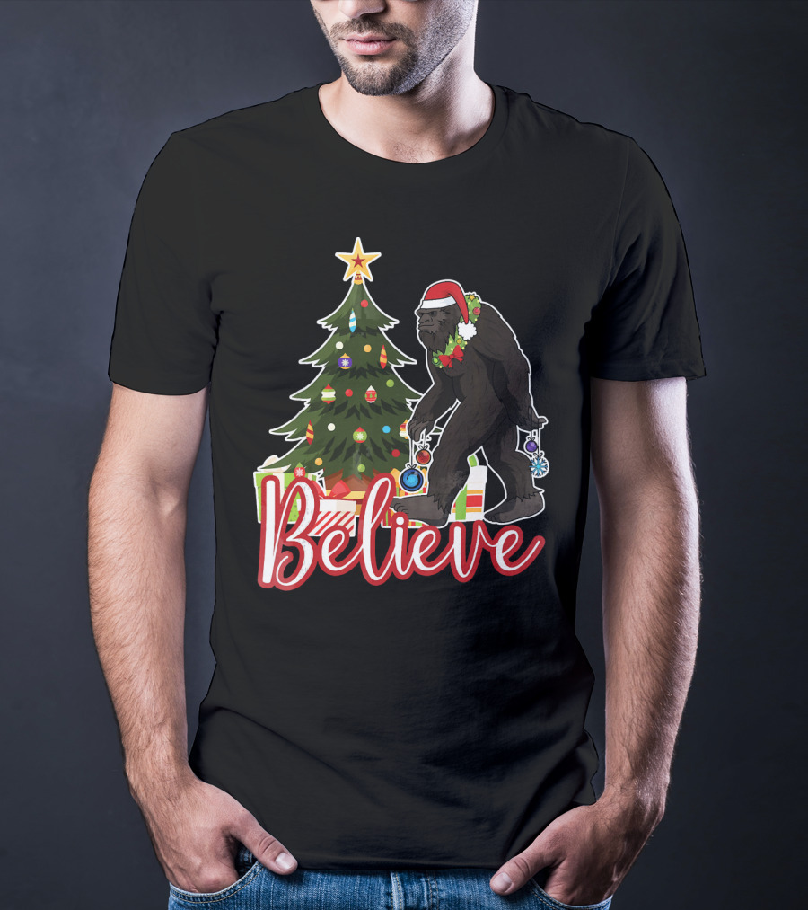 Believe Bigfoot Christmas Funny Holiday Scene T-Shirt