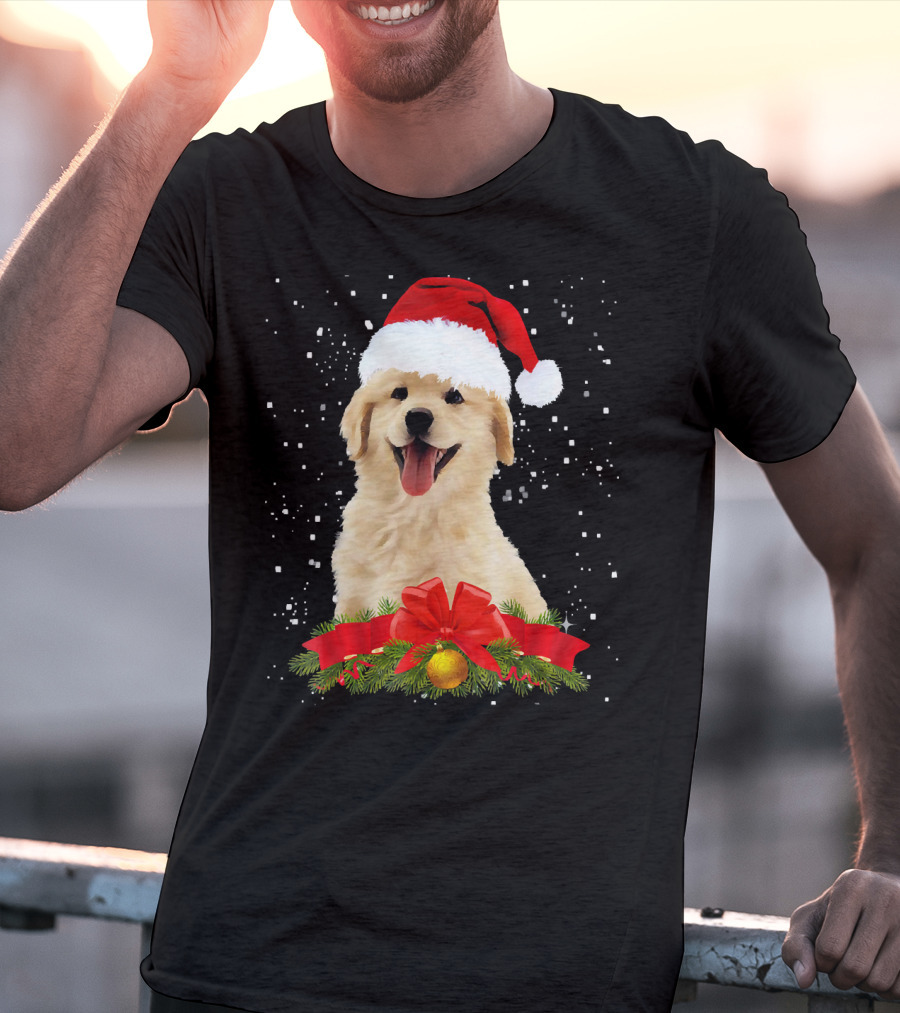 Golden Retriever Santa Hat Christmas Wreath T-Shirt