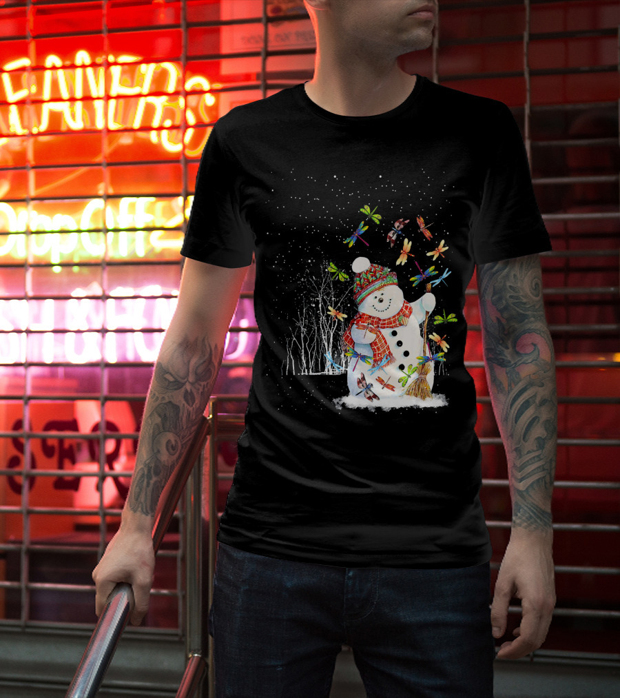 Merry Christmas Dragonfly Snowman In Winter Scene T-Shirt