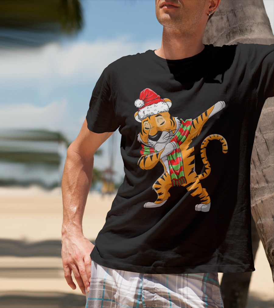 Dabbing Santa Tiger With Christmas Scarf T-Shirt