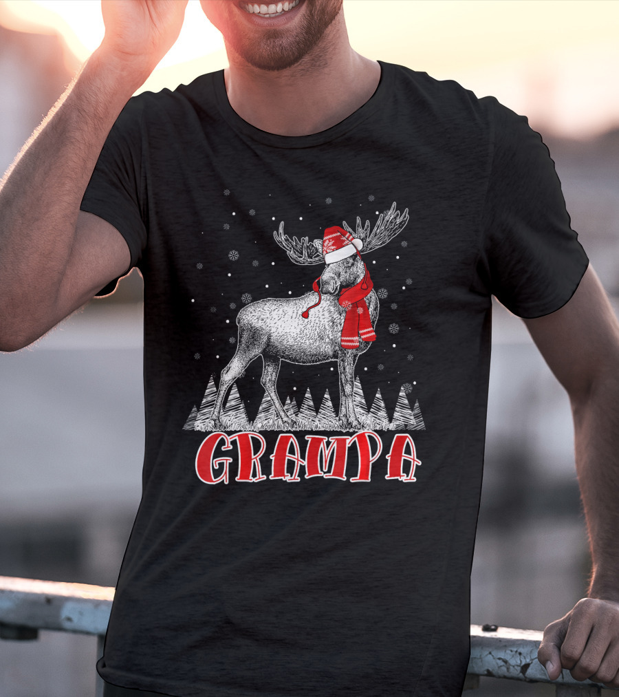 Grampa Moose Santa Hat Family Christmas Matching T-Shirt