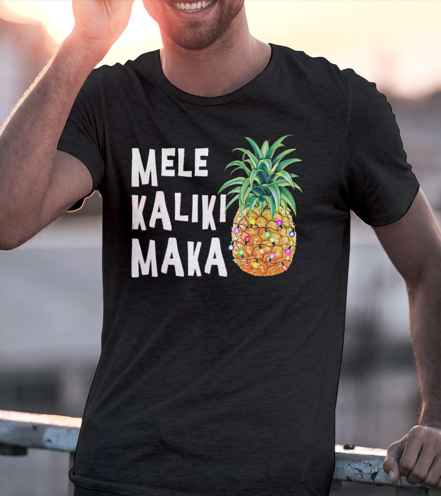 MELE KALIKIMAKA Pineapple Christmas Lights T-Shirt
