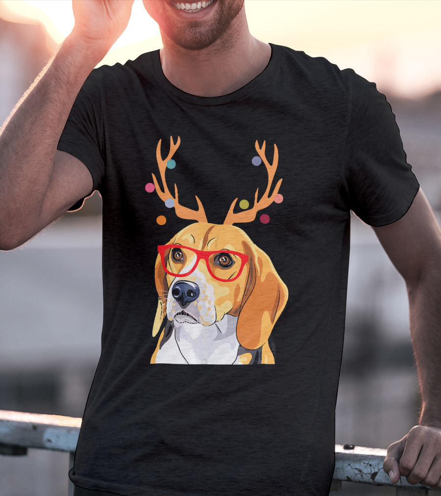 Beagle With Christmas Antlers And Red Glasses T-Shirt