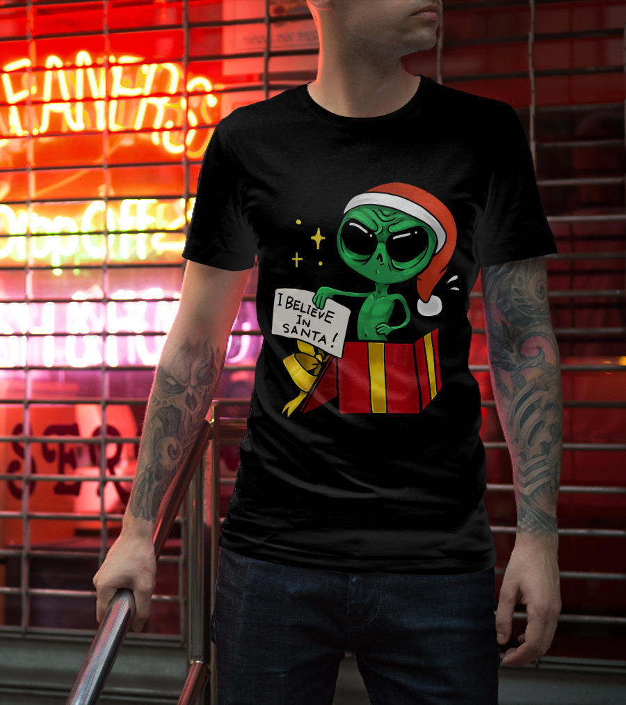 Christmas Funny Alien I Believe In Santa Present T-Shirt