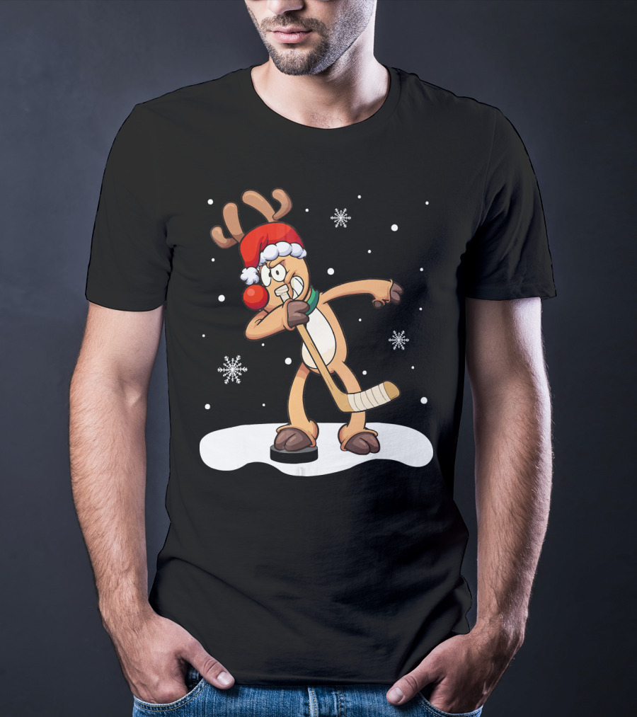 Funny Dabbing Reindeer Playing Ice Hockey Xmas Snowflakes T-Shirt