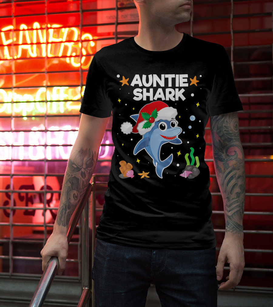 Auntie Shark Santa Claus Christmas Underwater Fun T-Shirt