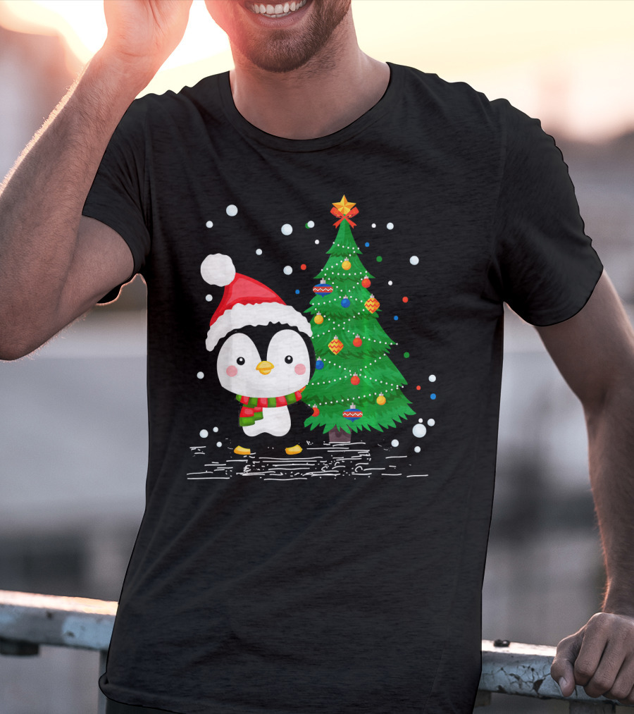 Funny Penguin Lover Santa Hat Christmas Tree Pengu T-Shirt
