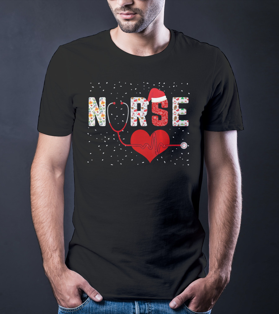 Nurse Christmas Heart Stethoscope Snowflakes Santa Hat T-Shirt