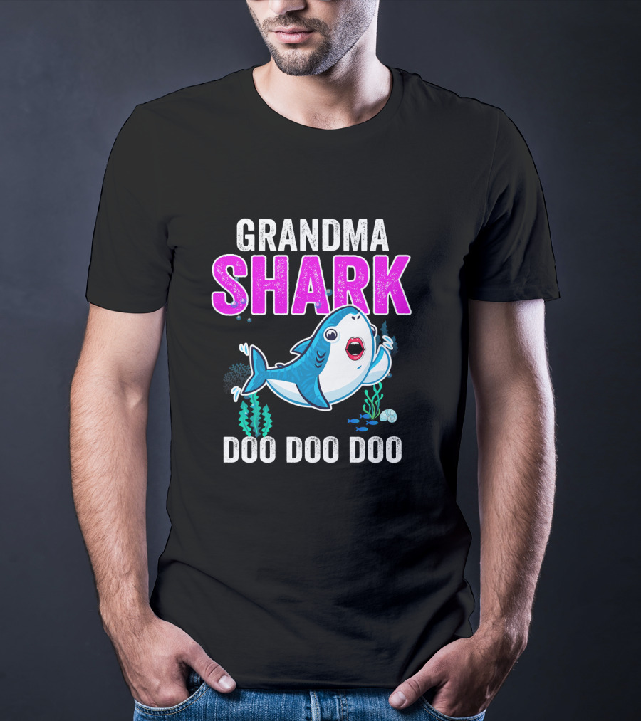 Grandma Shark Doo Doo Doo Christmas T-Shirt