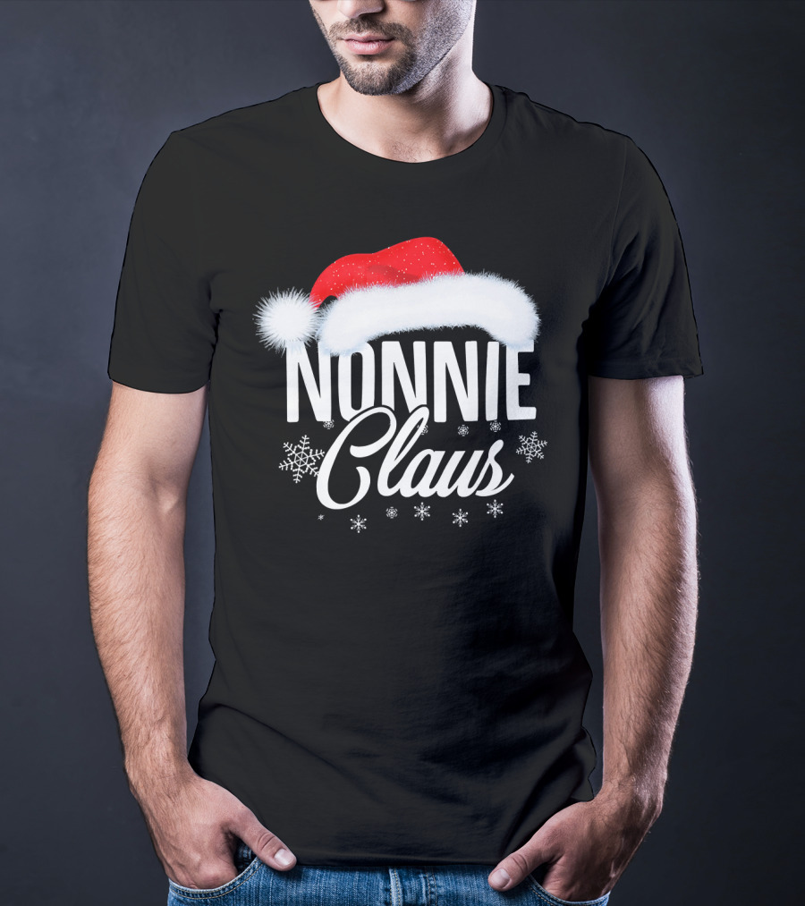 Nonnie Claus Christmas Grandma Santa Hat Snowflakes T-Shirt
