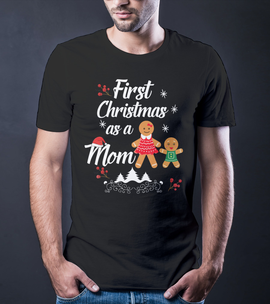 First Christmas As A Mom With Gingerbread Family And Santa Hat T-Shirt
