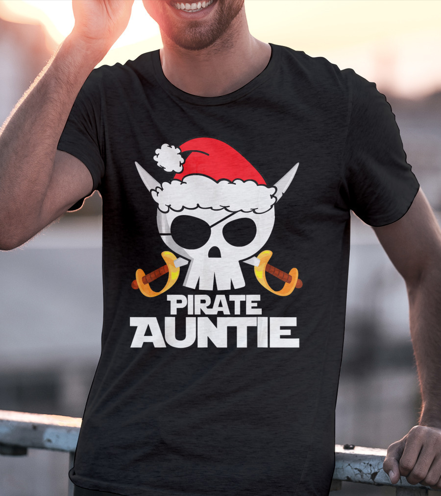 Pirate Auntie Christmas Skull Santa Hat Funny T-Shirt