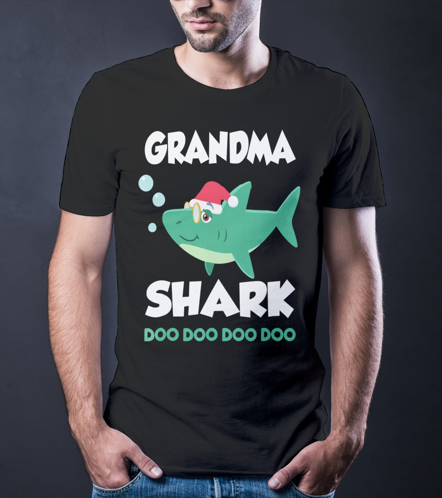 Grandma Shark Christmas Doo Doo Doo Doo Santa Hat T-Shirt