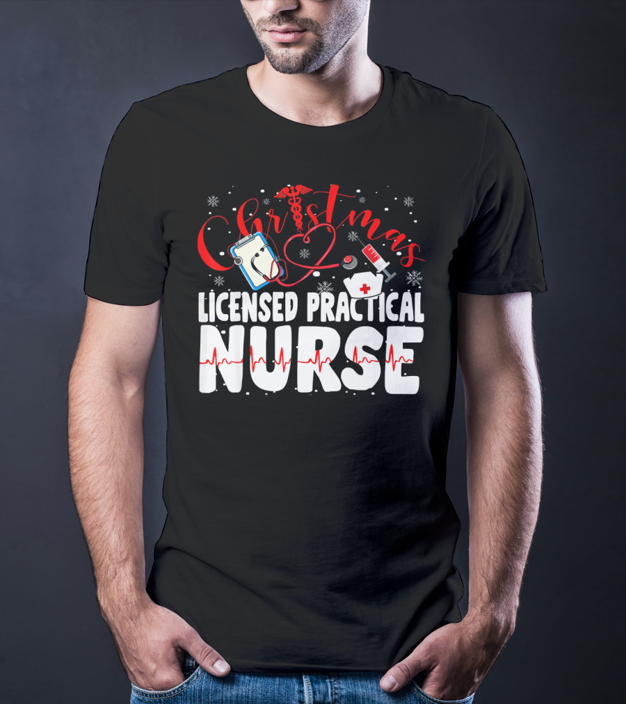 Christmas Licensed Practical Nurse Stethoscope Syringe Snowflakes T-Shirt