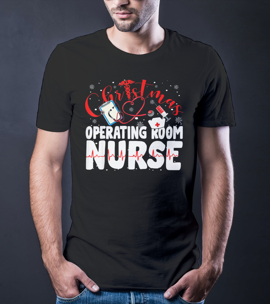 Christmas Operating Room Nurse Stethoscope Syringe Snowflakes T-Shirt