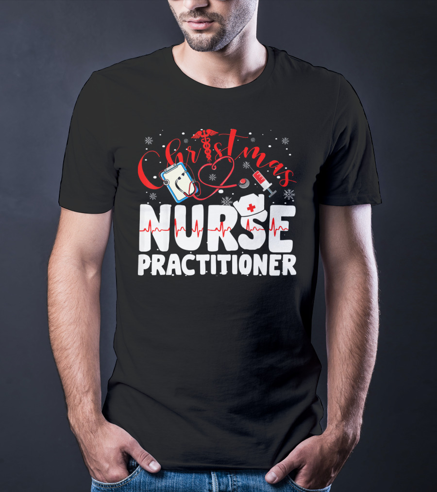 Christmas Nurse Practitioner Funny Nurse Clipboard Syringe Snowflakes T-Shirt