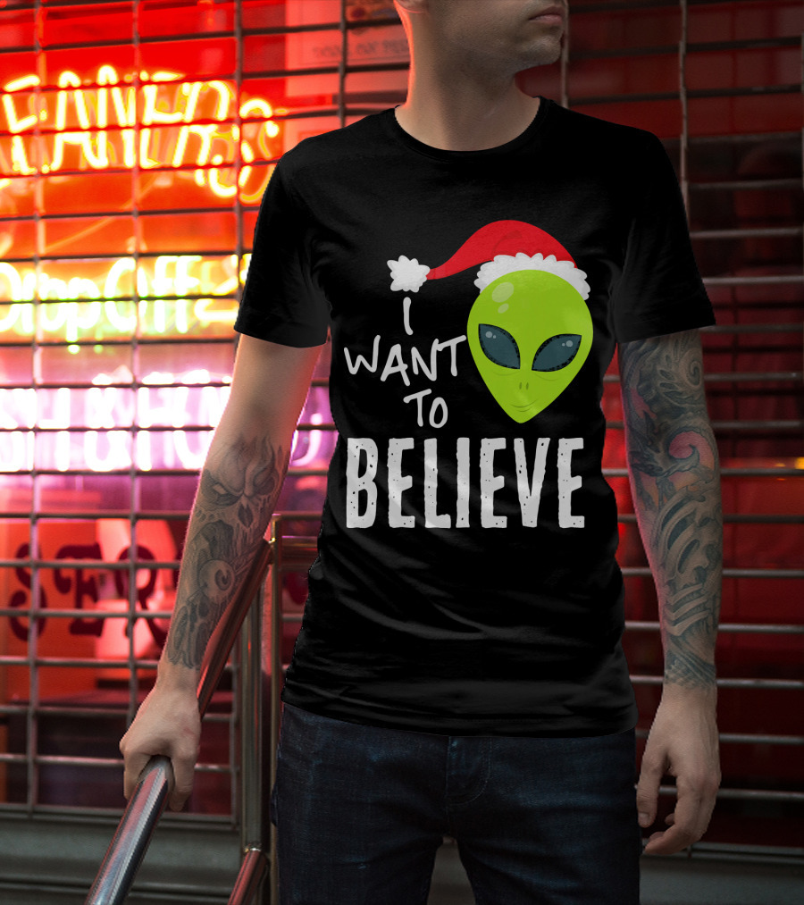 I Want To Believe Alien Santa Hat Christmas UFO T-Shirt