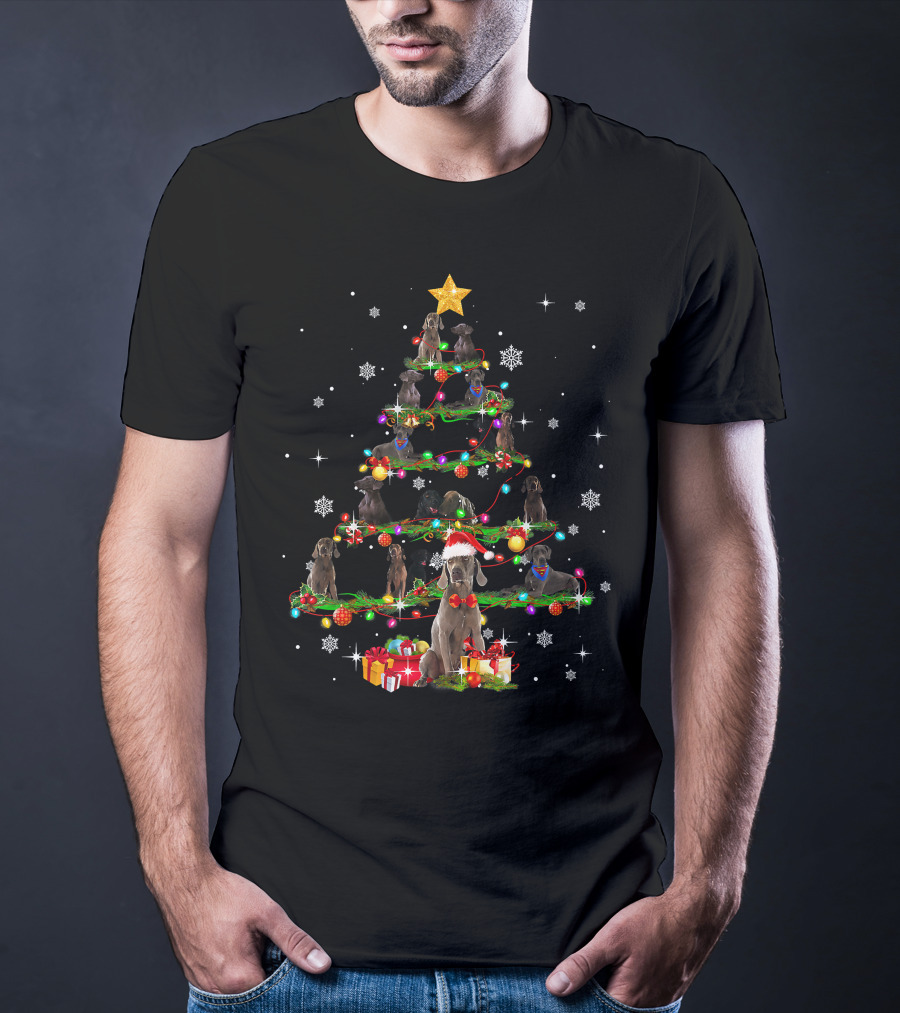 Weimaraner Christmas Tree Lights Santa Hat Paw Presents Snowflakes Star T-Shirt