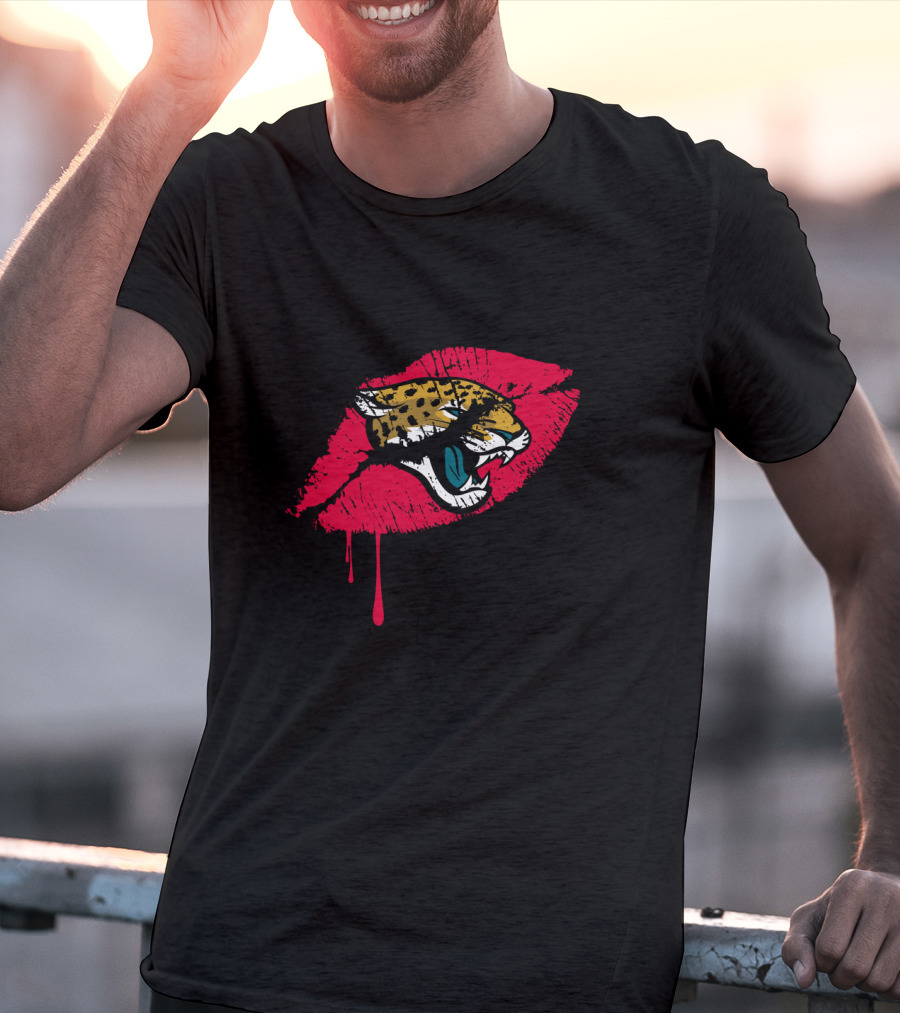 Jacksonville Jaguars Fierce Lip Art T-Shirt
